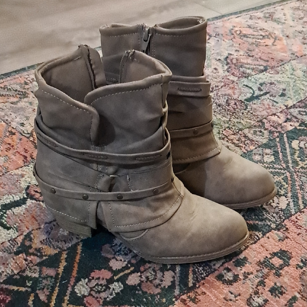 Stylish Gray Ankle Boots
